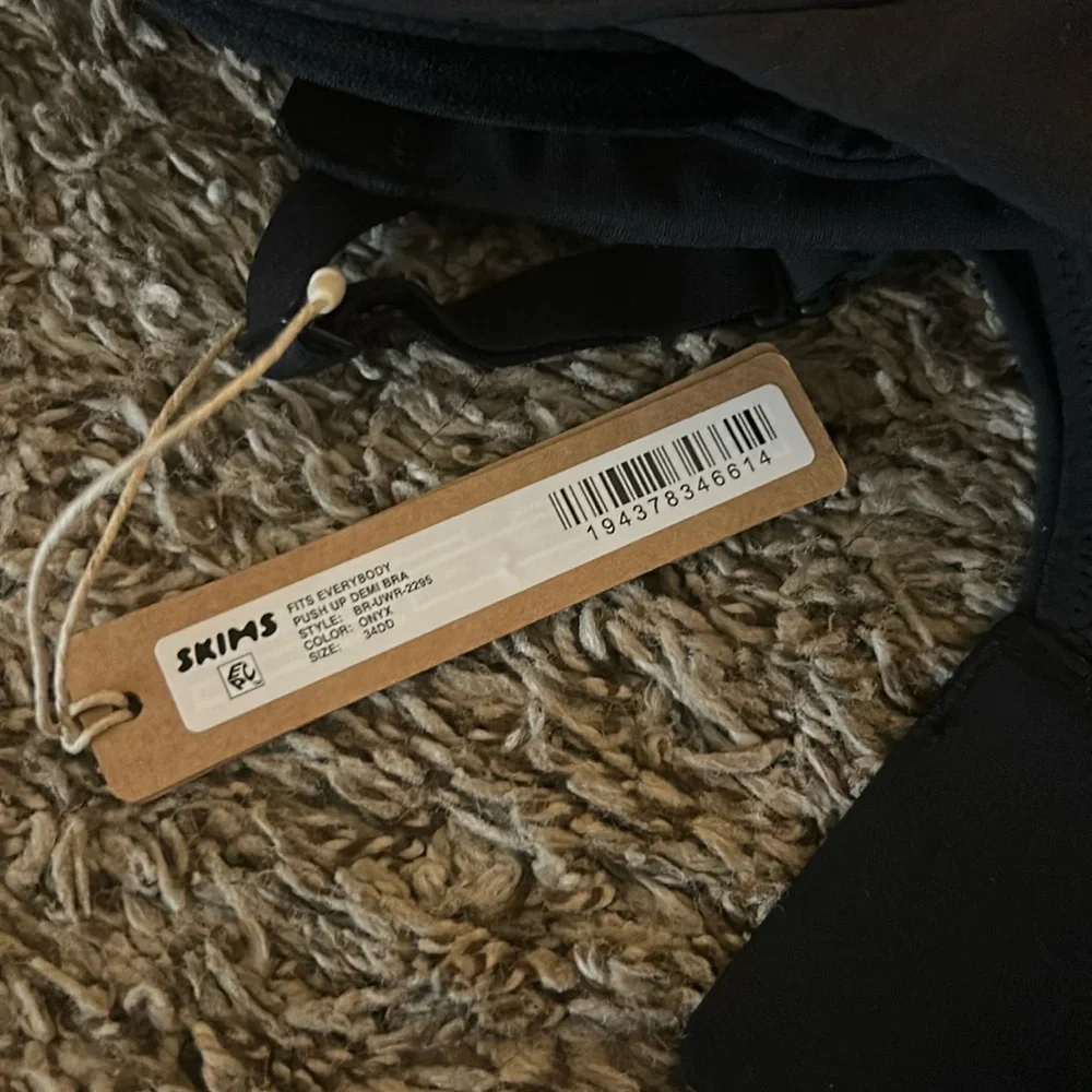 - SKIMS fits (B18) everybody push up Demi bra size 34DD nwt - Picture 5 of 5